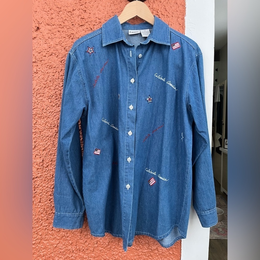 Women’s Patriotic July4th Embroidered 100% Cotton Denim Button Up Top Size Small